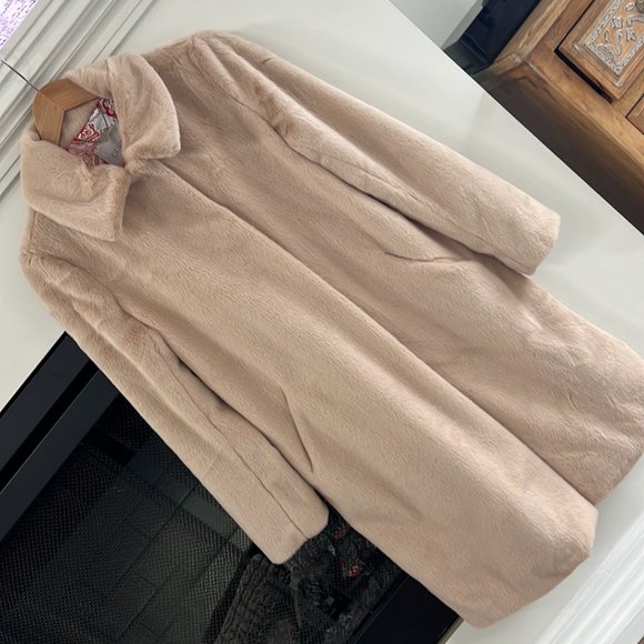 Simmone Faux-Fur Coat - Picture 2 of 4